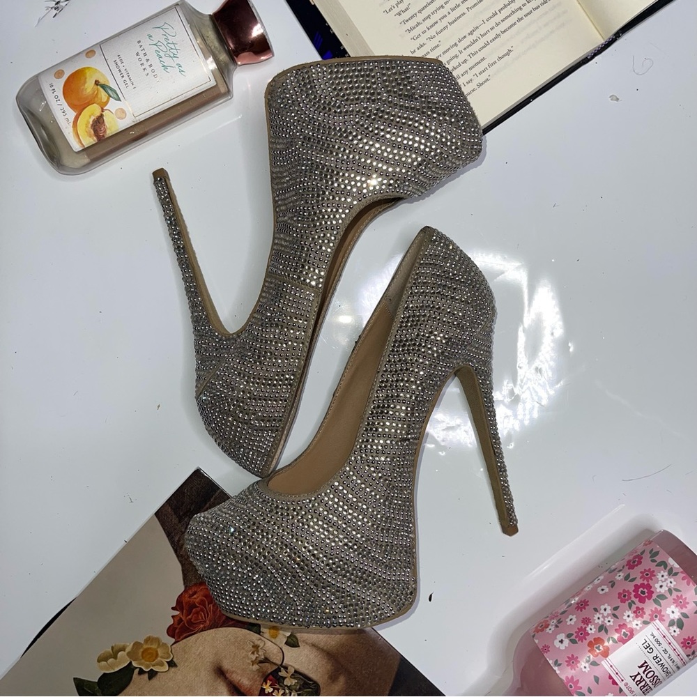 Luxe | 6 inch Diamond Heels | Raven by JustFab